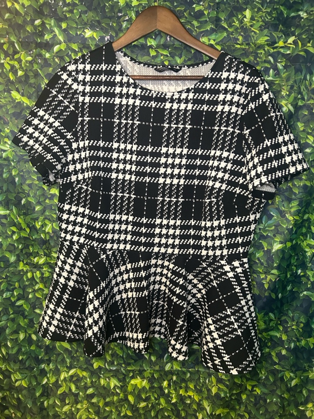 SHEIN Black & White Plaid Peplum Tunic Top